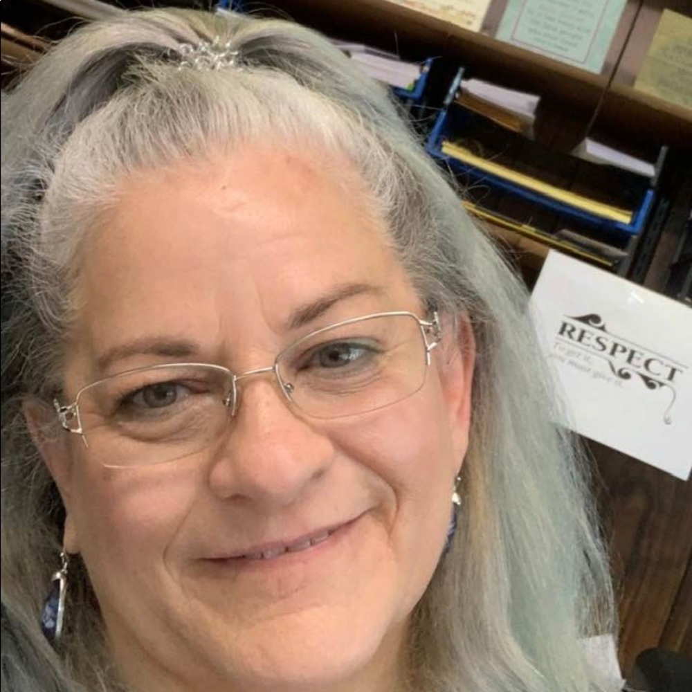 Meet your Posher, Dana